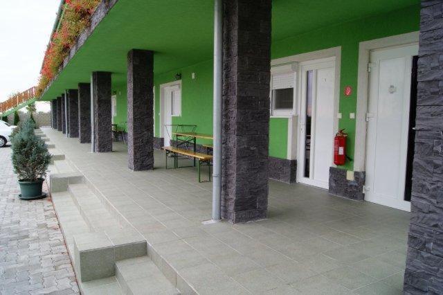 塔提科公寓 Veľký Meder 外观 照片