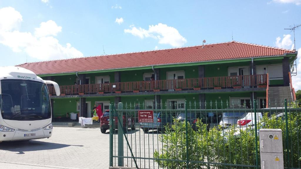 塔提科公寓 Veľký Meder 外观 照片